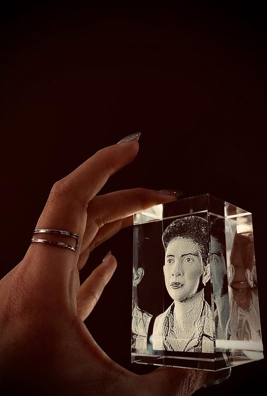 3 Formas Conmovedoras de Recordar a tus Seres Queridos con Cristales 3D Personalizados Kristalaser