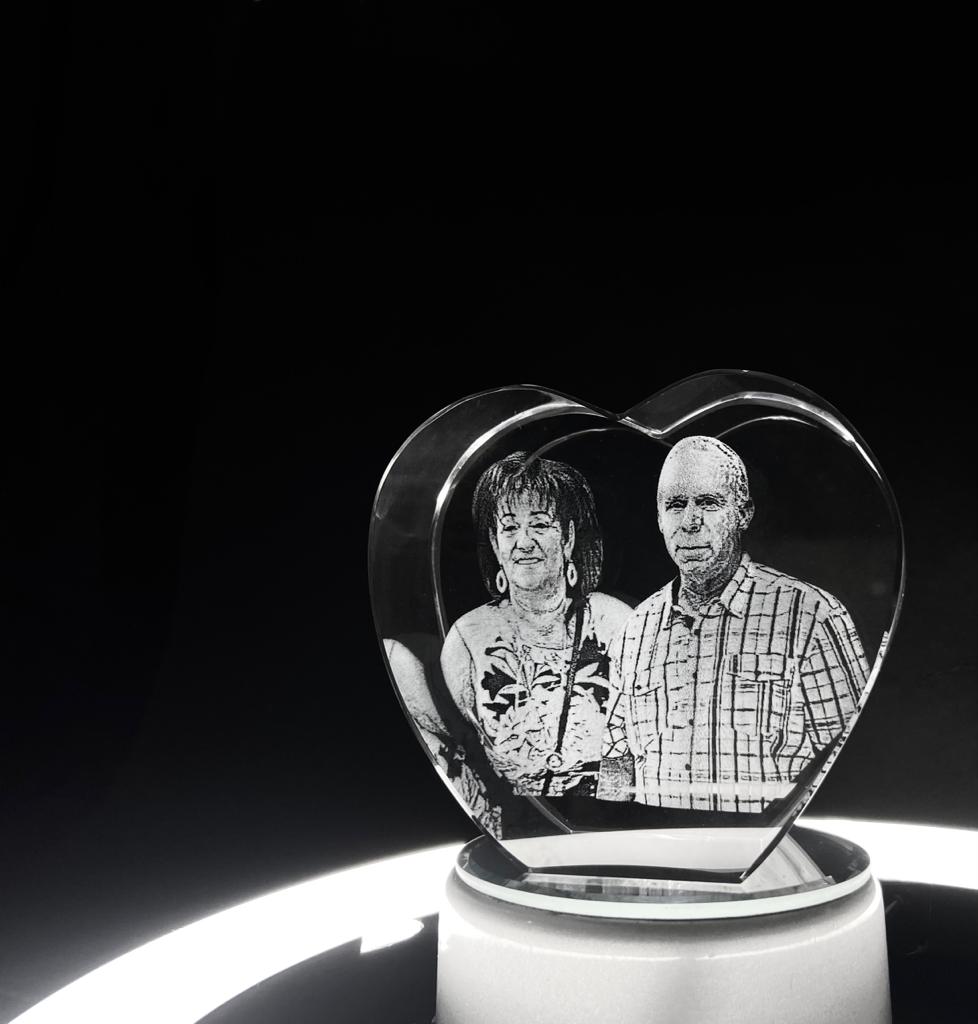 ¡Regalos personalizados en 3D para iluminar esta Navidad! Kristalaser