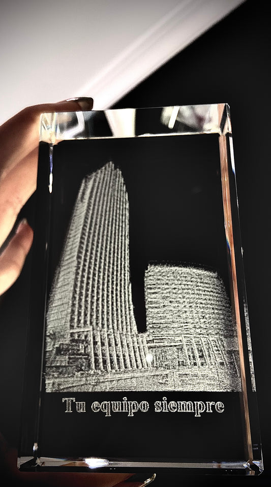 "Un regalo personalizado hace la diferencia" Kristalaser